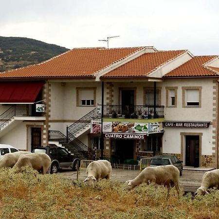 Alojamiento Cr Cuatro Caminos San Pablo de los Montes Eksteriør bilde