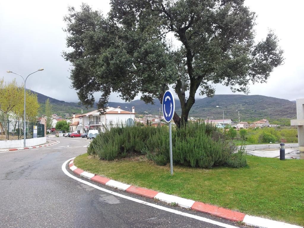 Alojamiento Cr Cuatro Caminos San Pablo de los Montes Eksteriør bilde